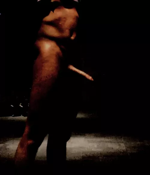 Distractions Fro(m) Spotlights