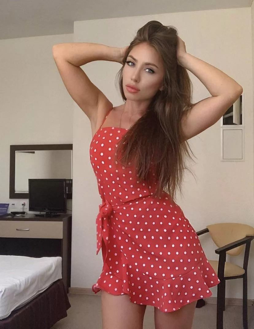 Elina (@elinaaa_3333) [Instagram]