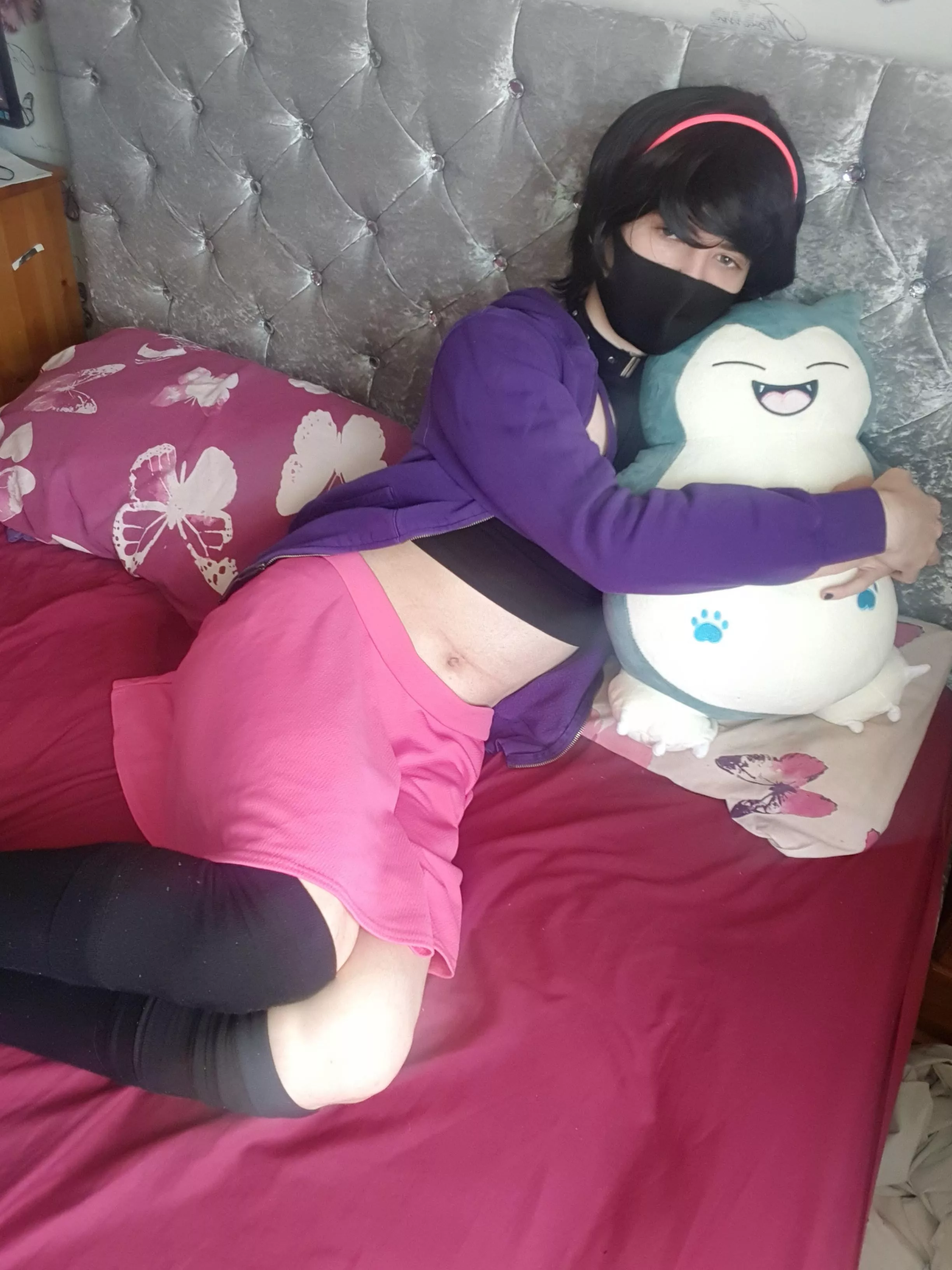 getting cold could use someone to cuddle with and stay warm 💙