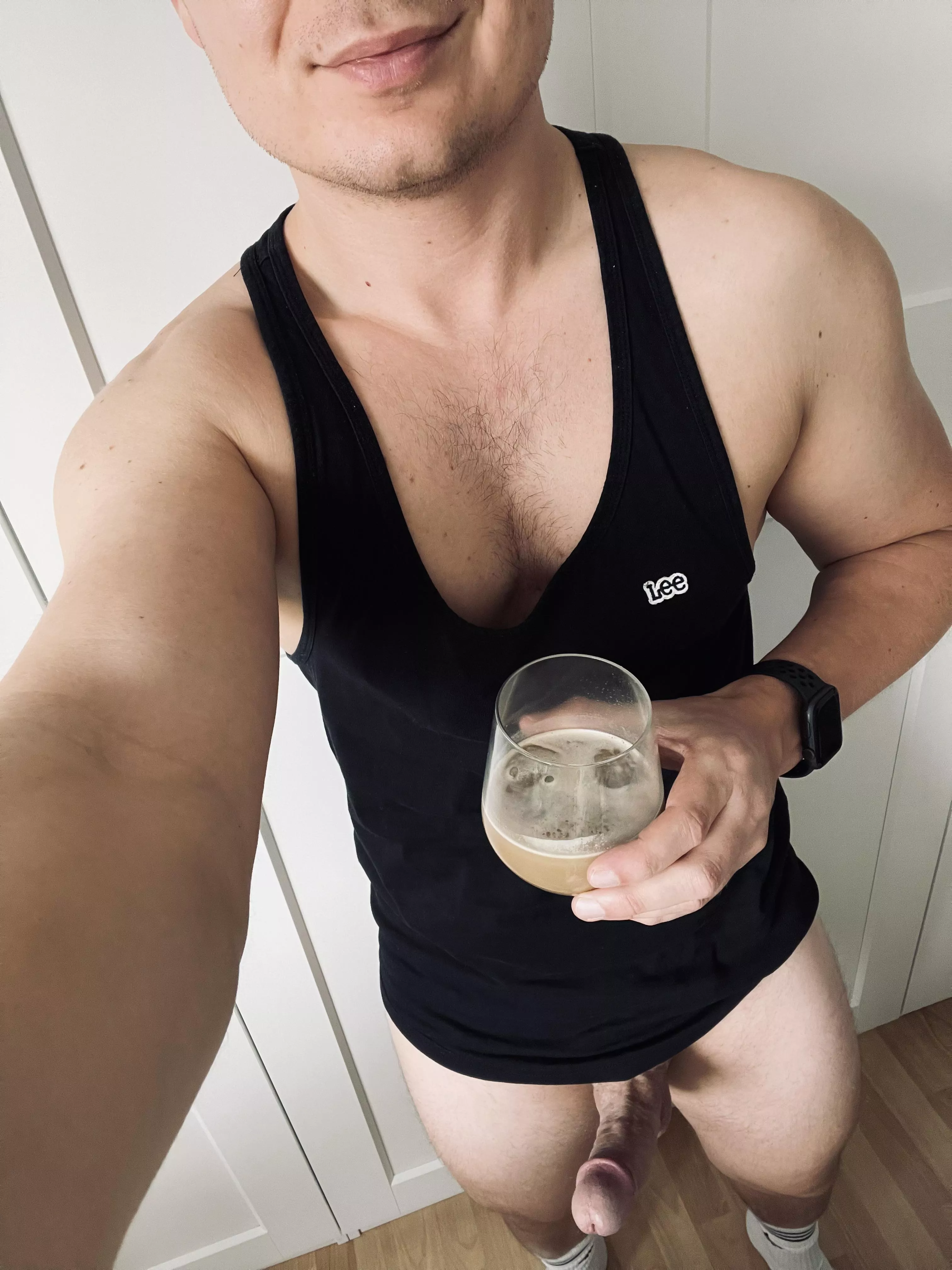 Getting in some pre workout coffee 💪🏼 wanna join me at my workout? 😋