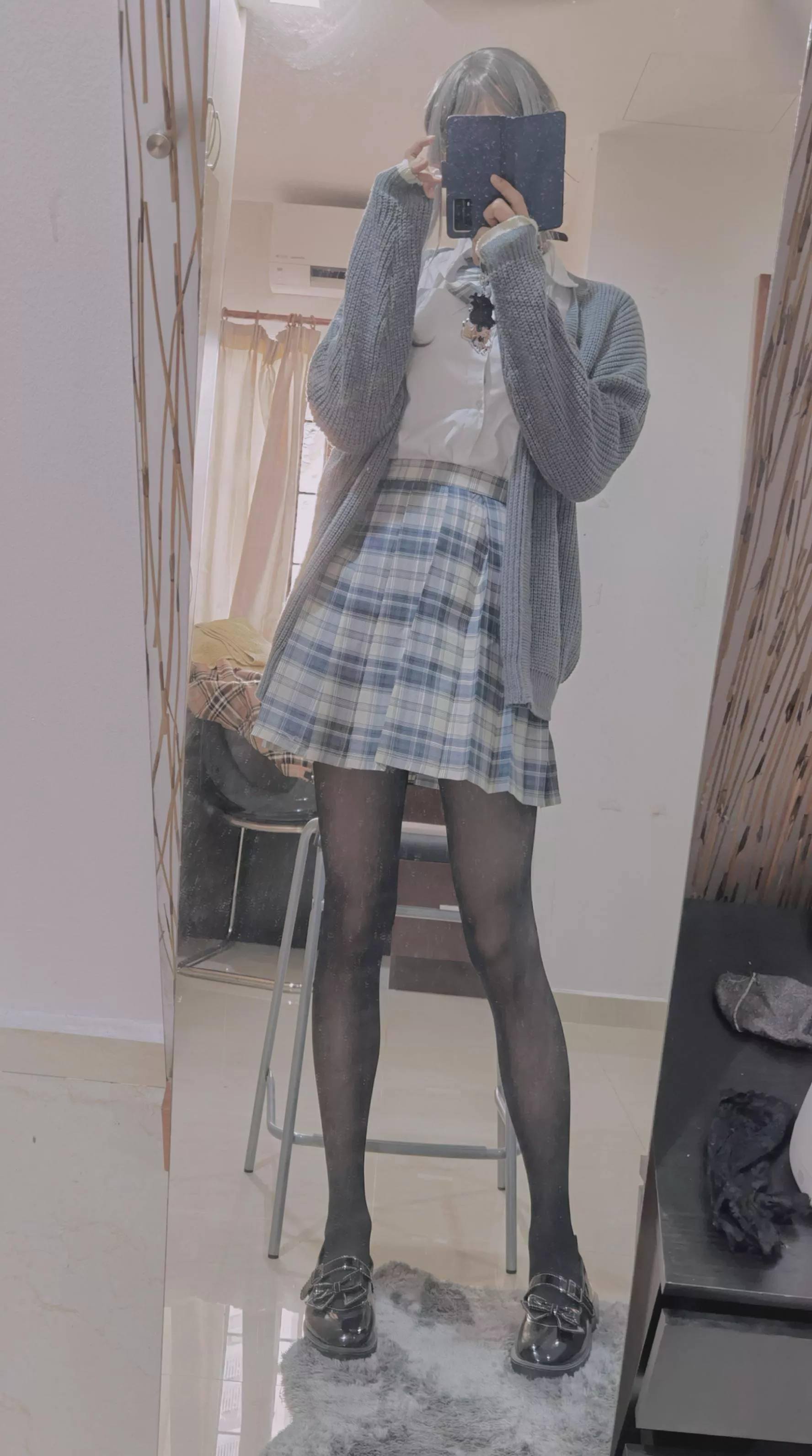 Hellooo, first time posting! I hope it fits in the guidelines :'D