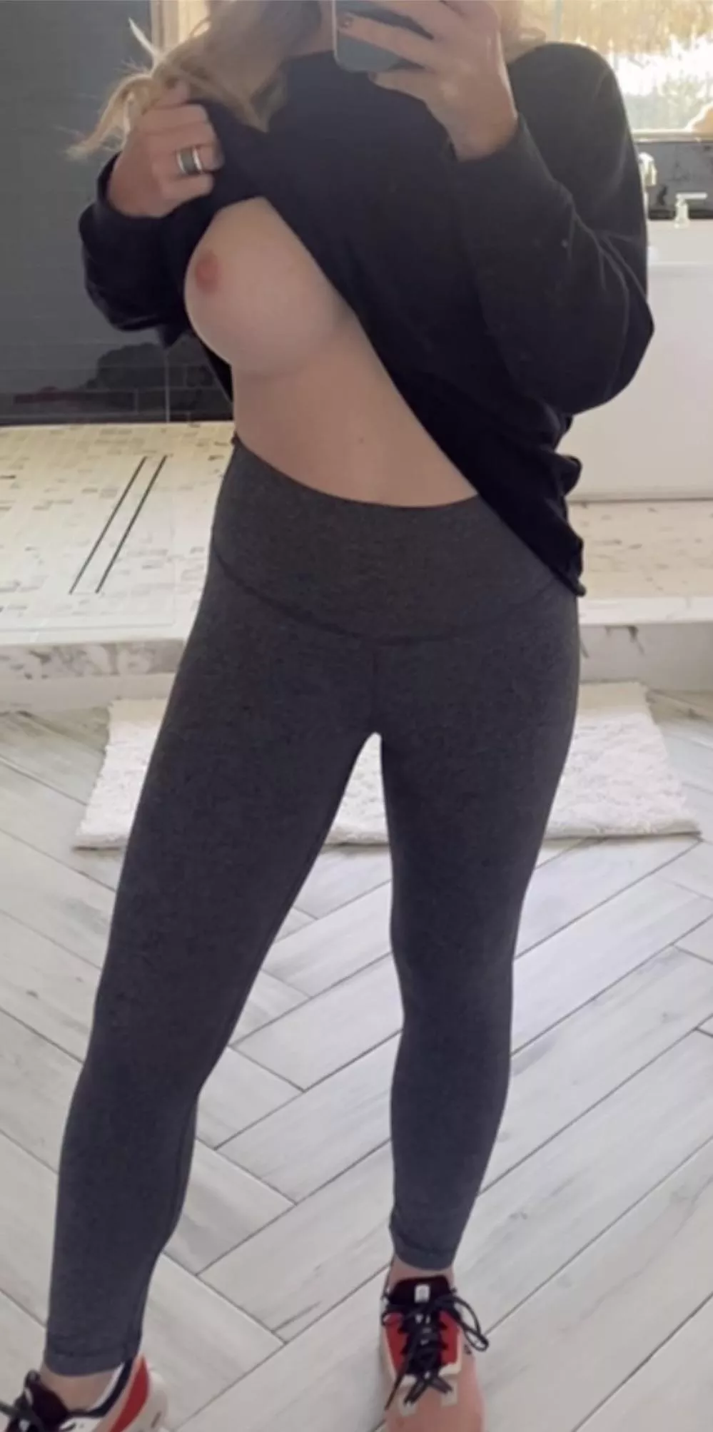 Hot and extra Sweaty 🥵 milf workout