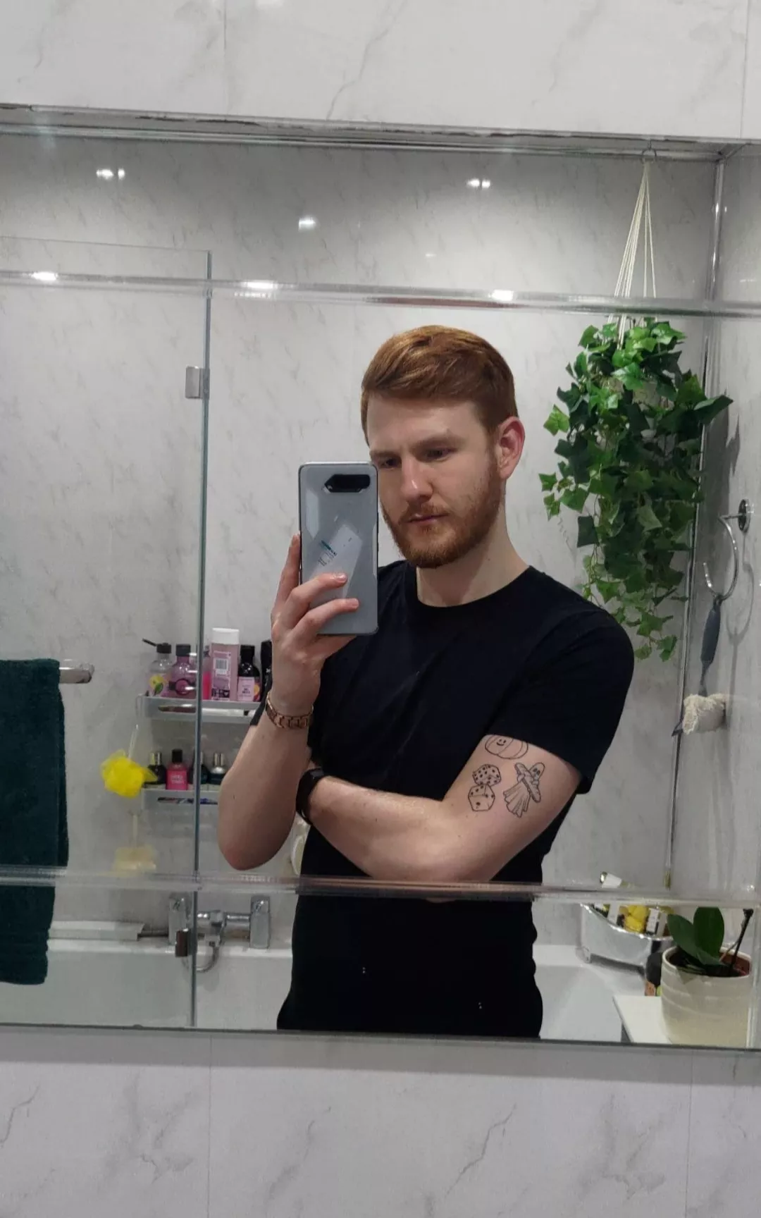 I do love my parent's bathroom lighting