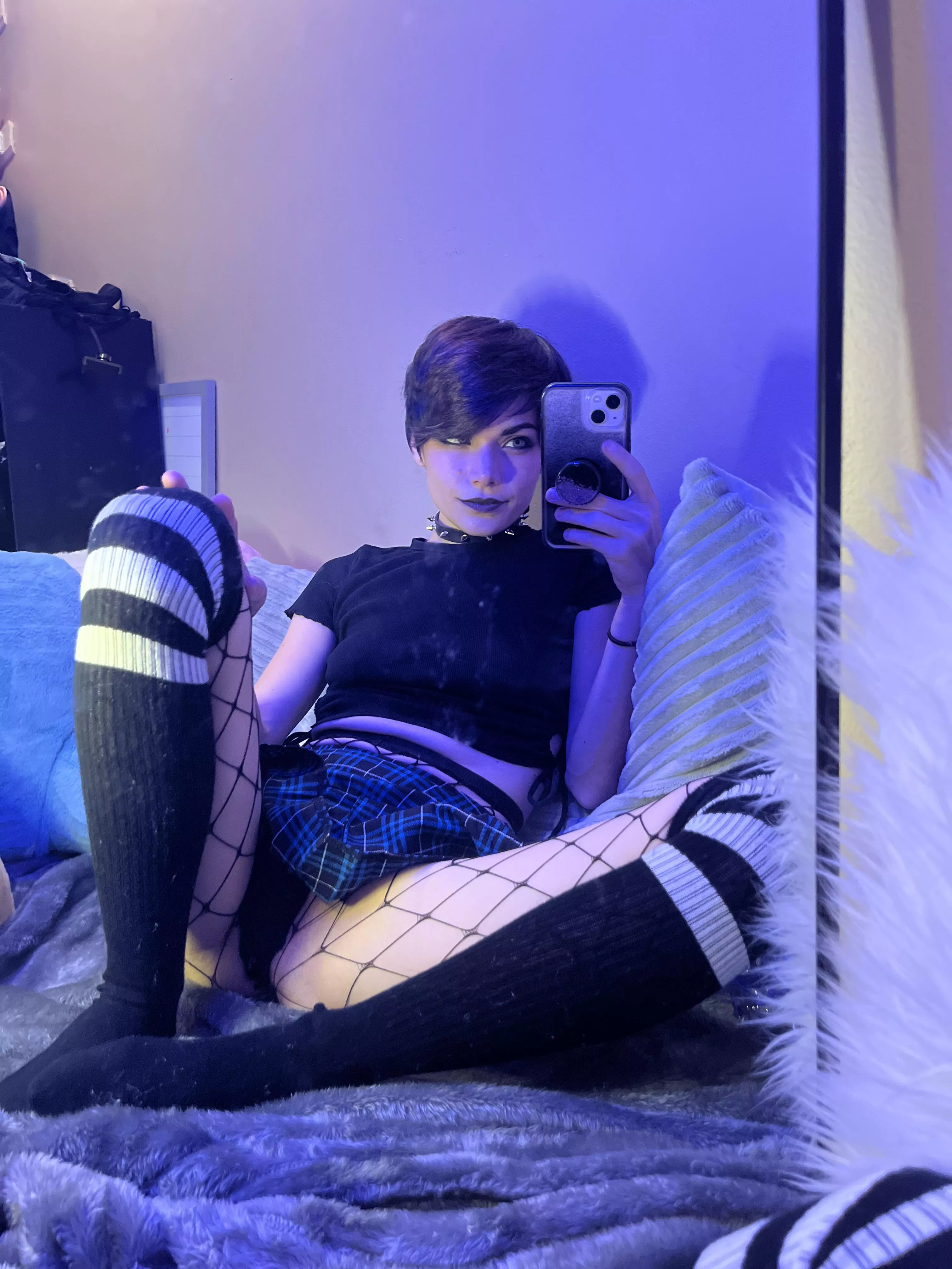 I look like I break all the rules at school😉