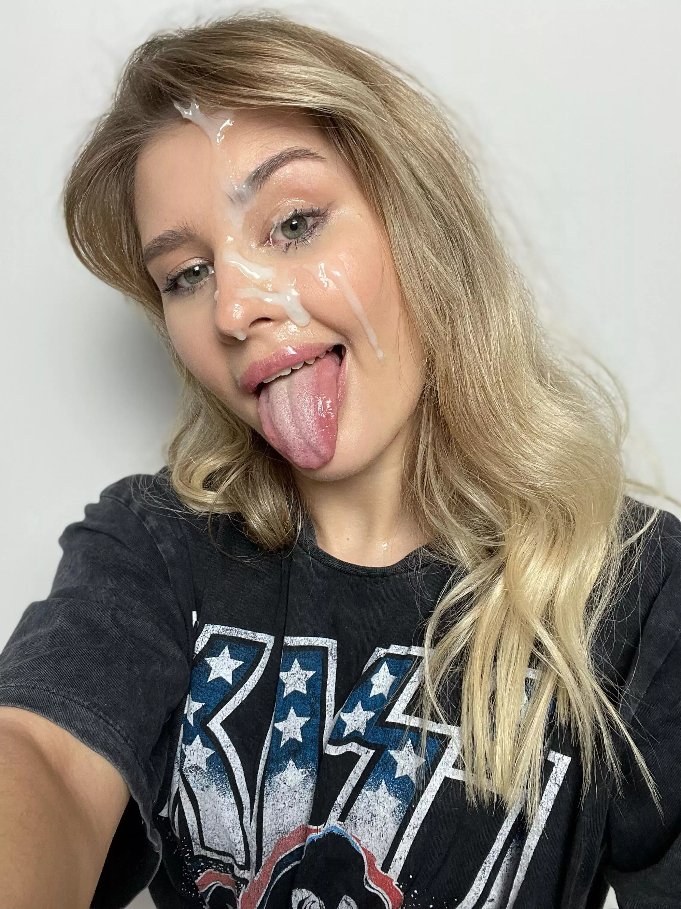 I want to take selfies like this every day so I need more cum