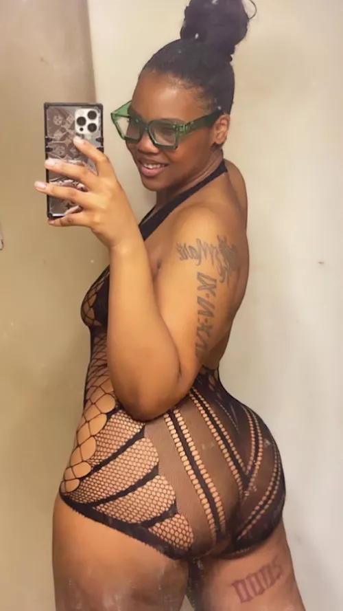just a fat ass & a pretty face to nut on