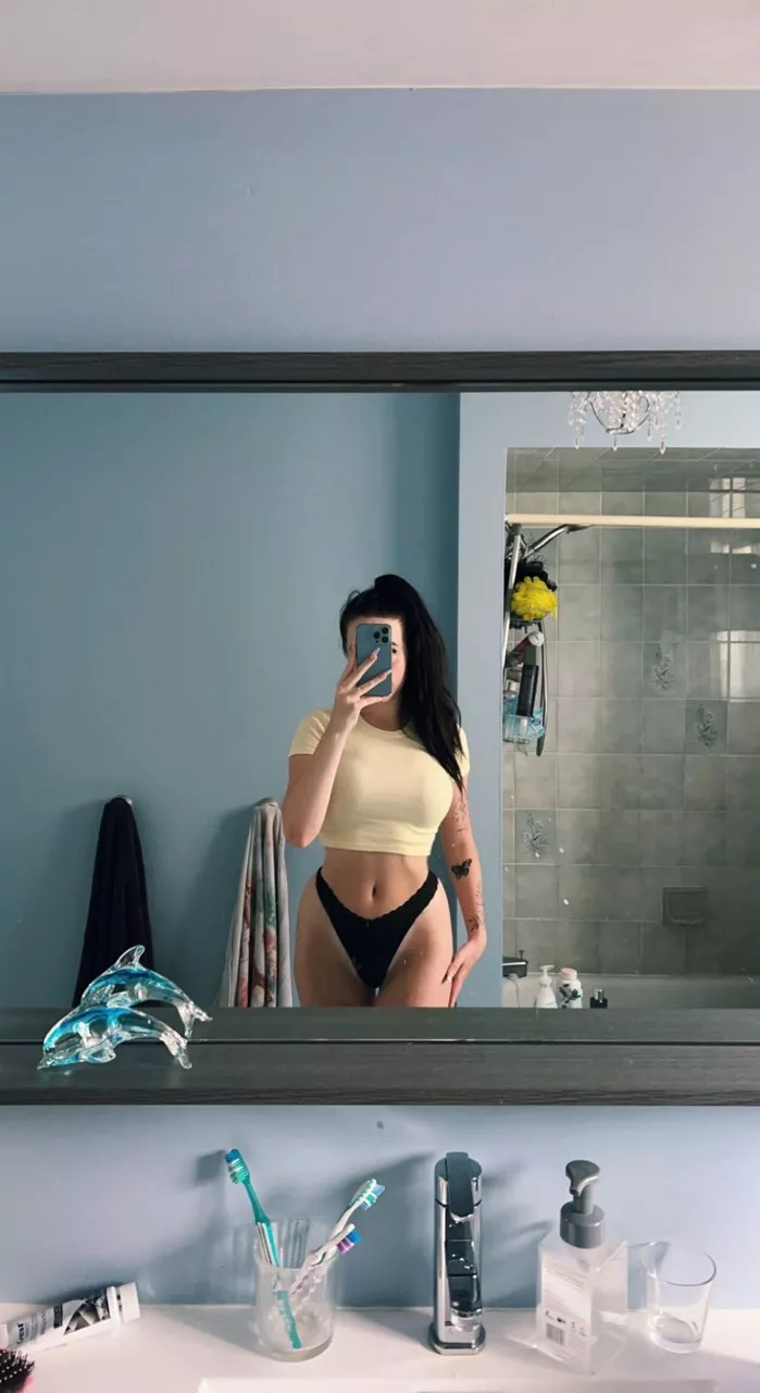 Just finished a workout 😊 How do I look?