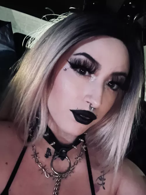 Just some beautiful black lipstick 🖤