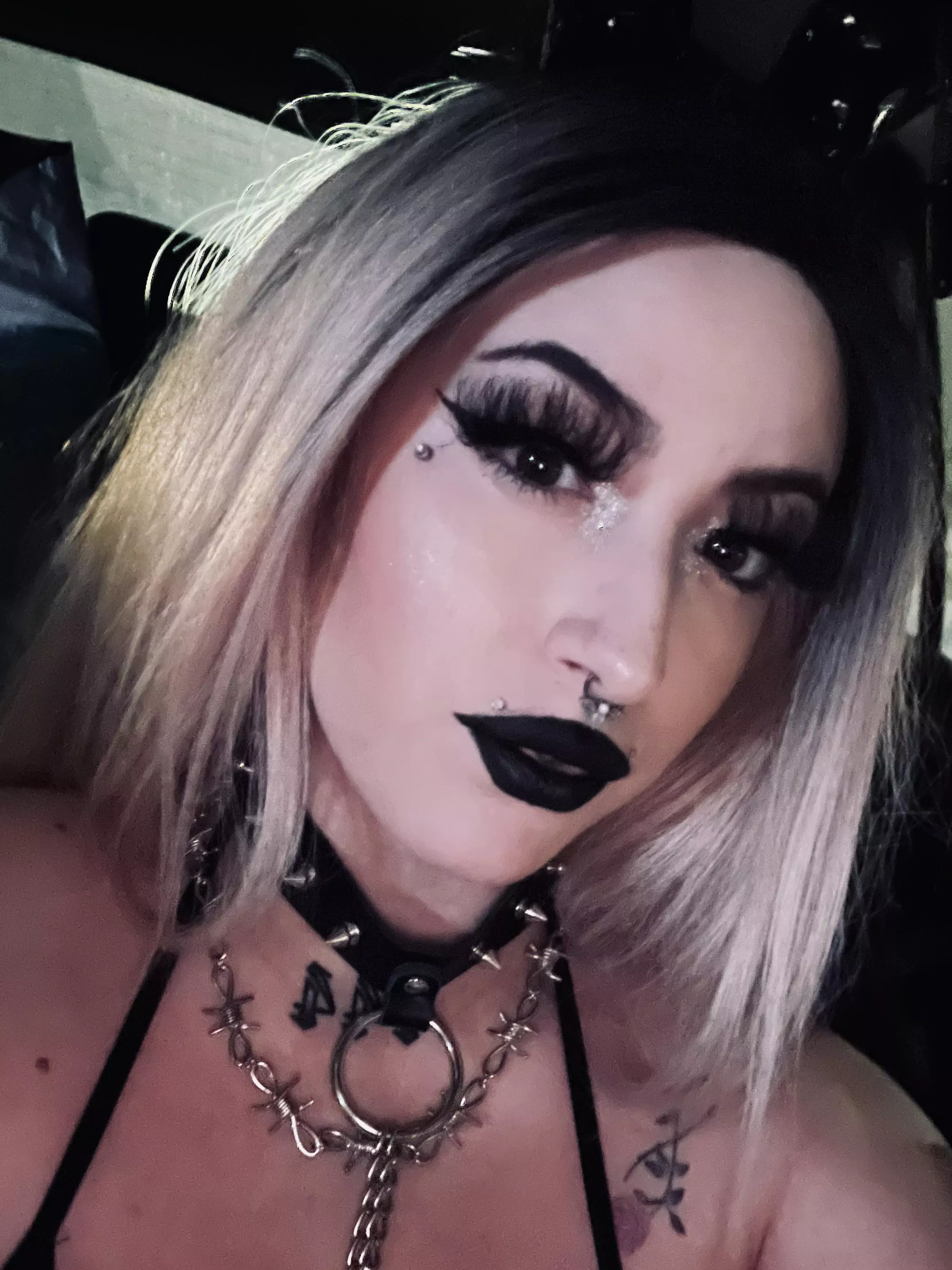 Just some beautiful black lipstick 🖤