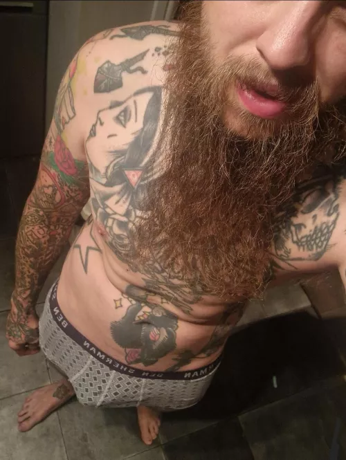 Just woke up and new to OF. Looking to get playful and meet new ppl! Link in comments