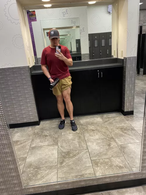 Leg day at the gy[m] was intense 🔥