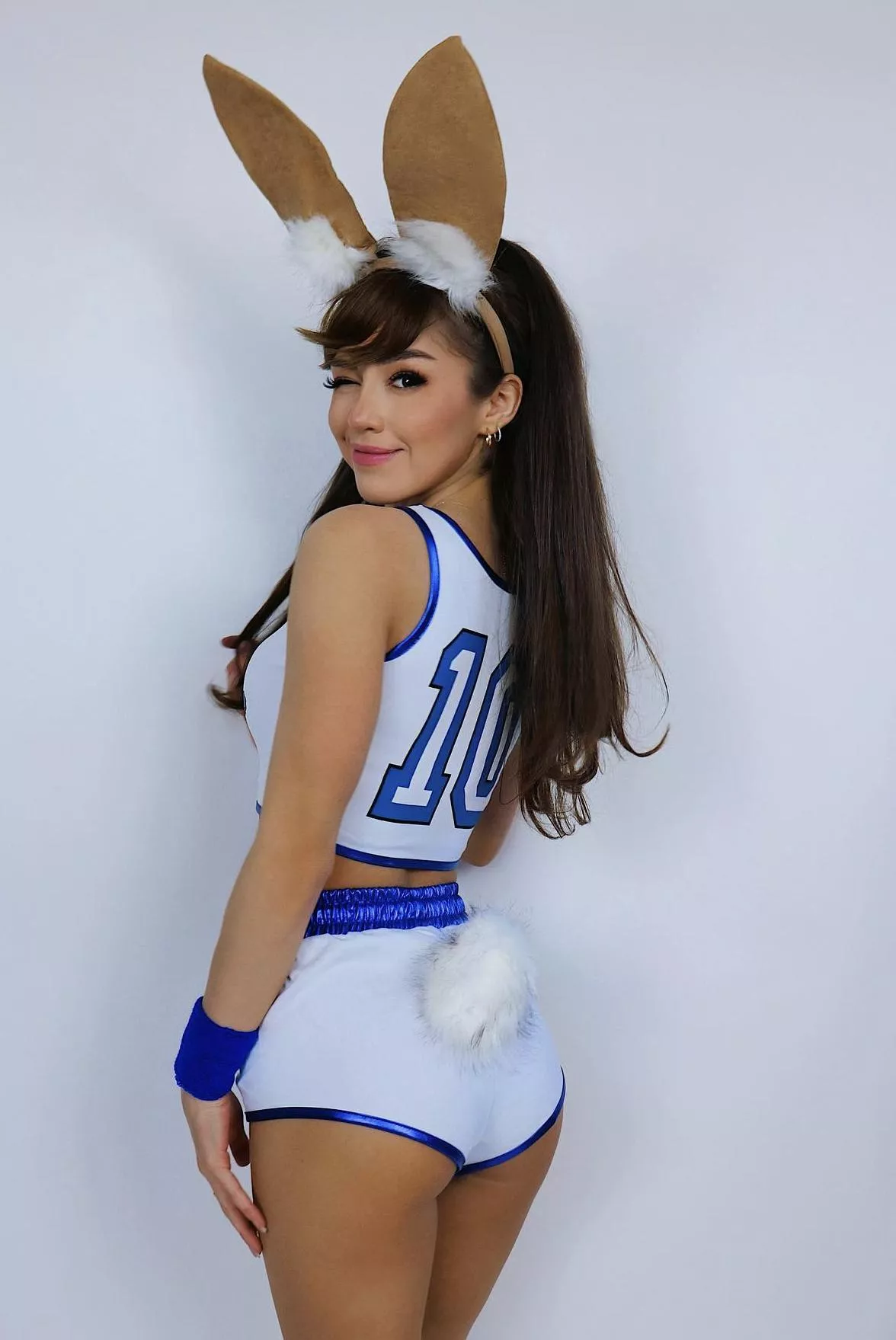 Lola Bunny can definitely get bred