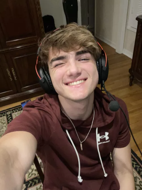 lookin for some pc bros to game with this weekend:)