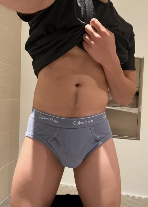 Man I always get a thrill wearing this pair in the gym and at work. Happy friday.