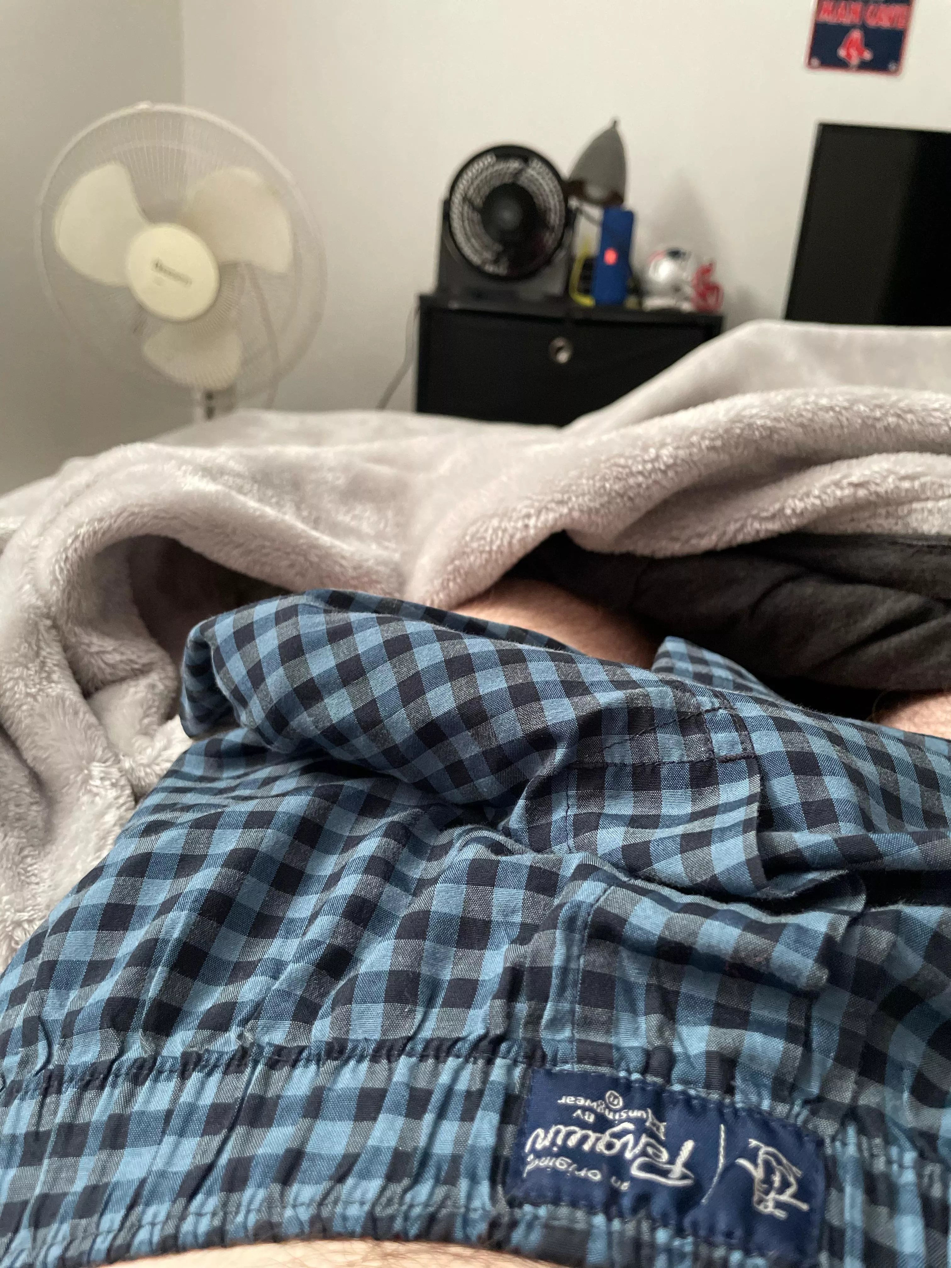 Morning wood. Wish I had someone here to give me morning head.