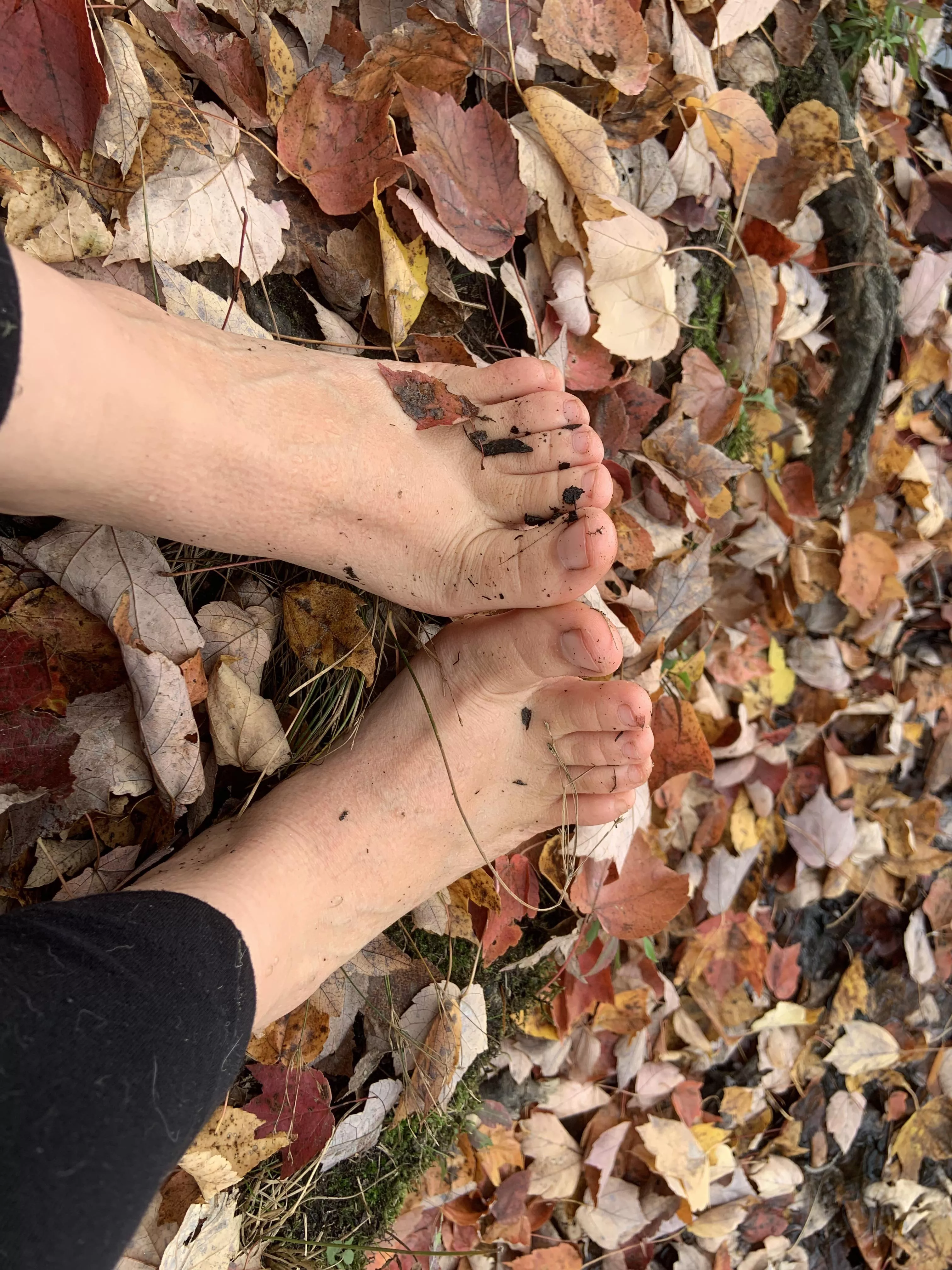New here! Love getting my feet dirty and then soaking in a hot bath 🥰🛁🦶 - feel free to DM!