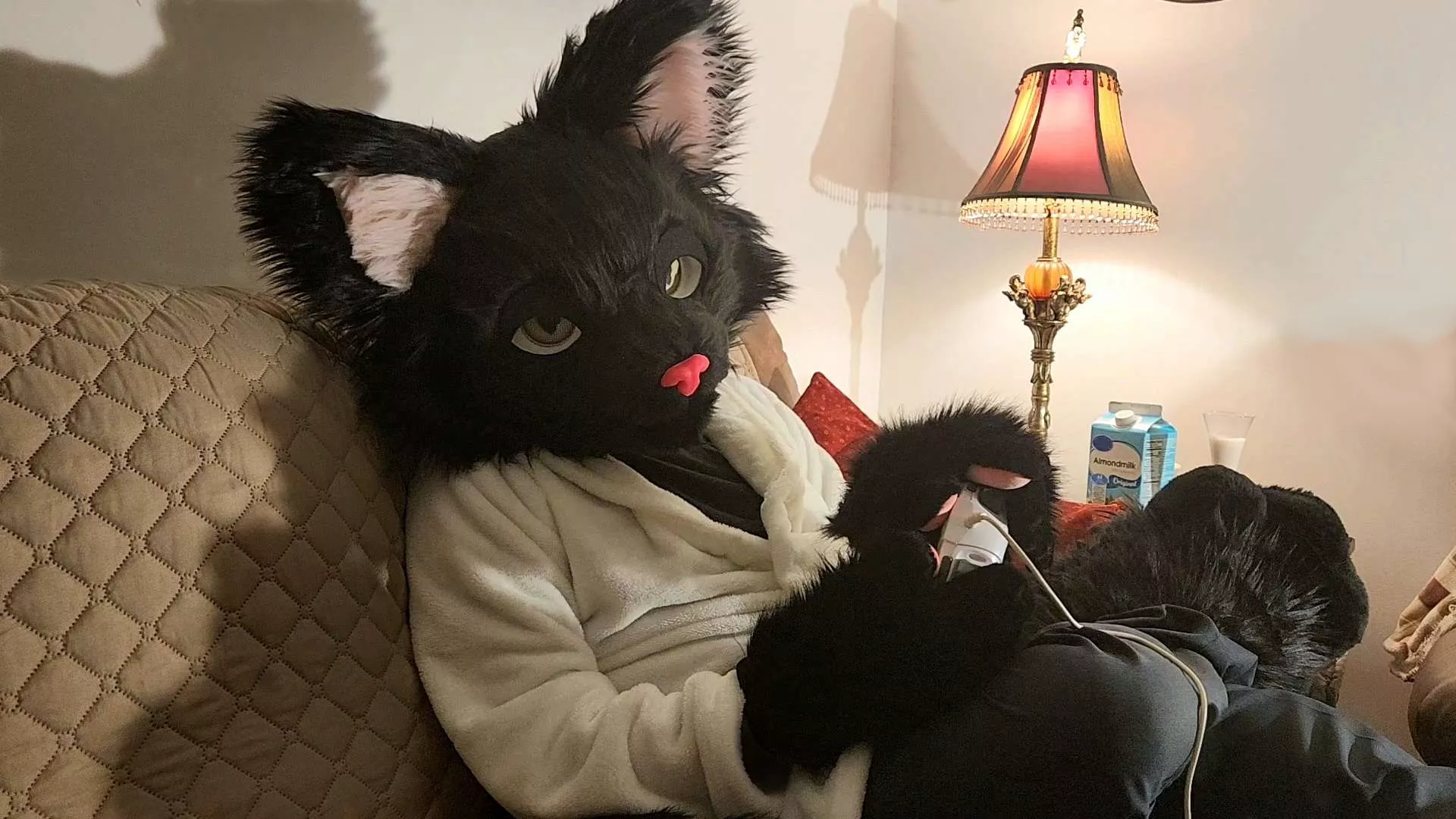 Relax a while, it's fursuit friday!