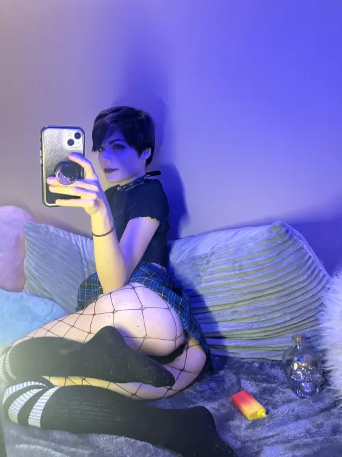 School girl but goth🥵