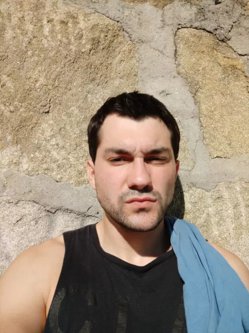 The sun is so bright that I can barely see 🤣