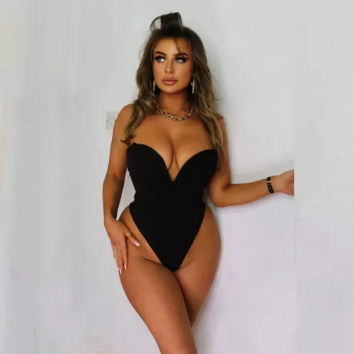 Trophy wife looking for likes on her socials