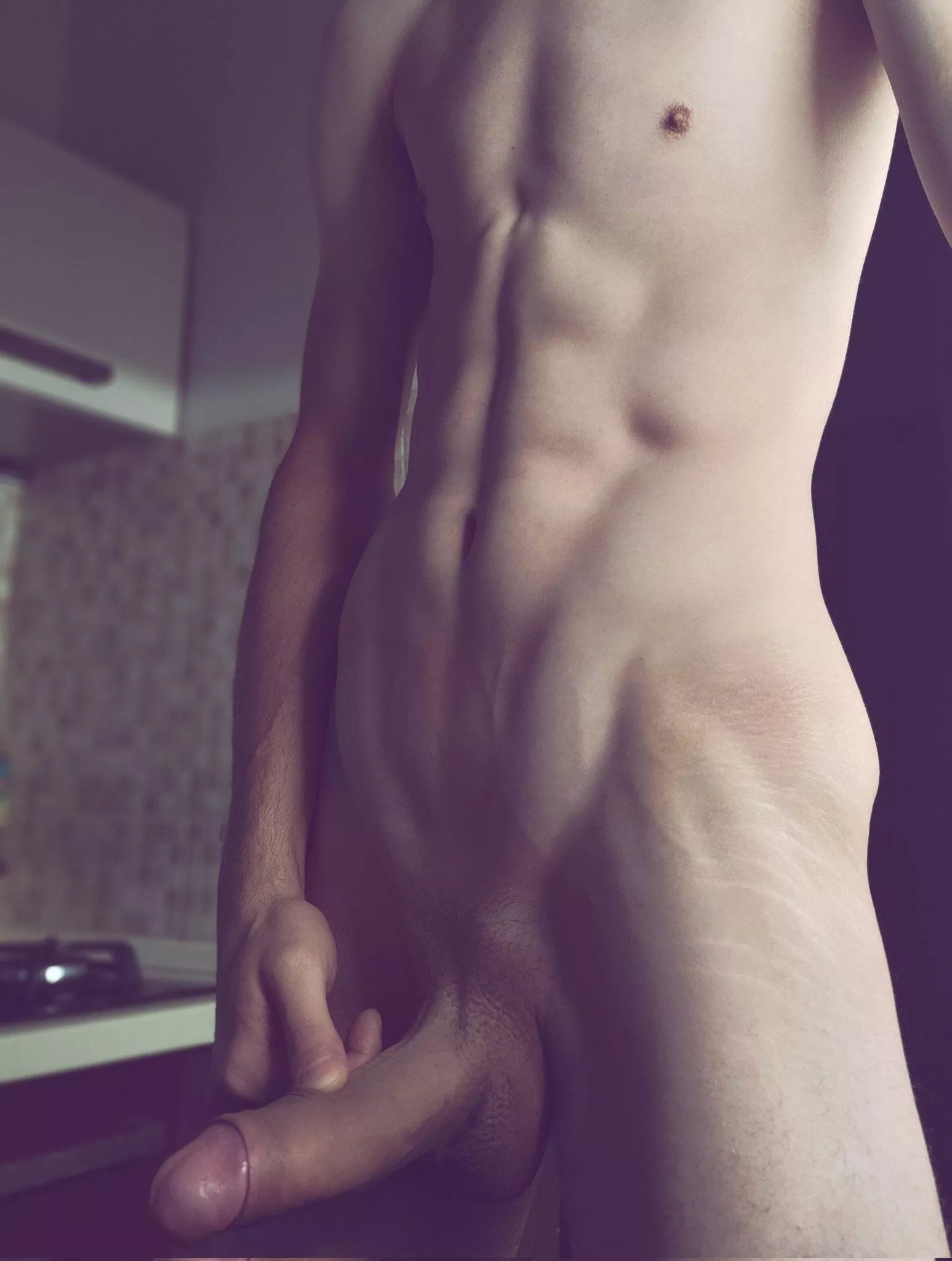 Twinks stomachs lead to happiness