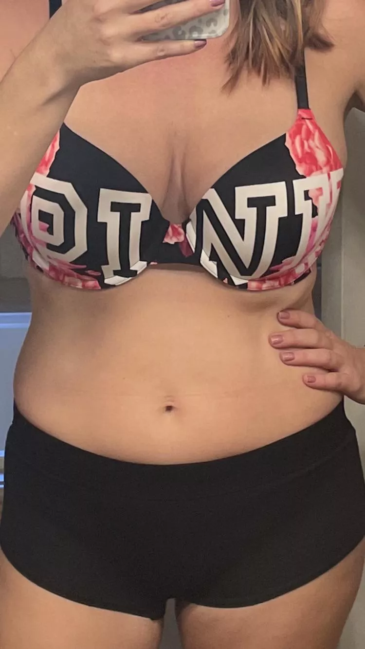 VAULT: 11/11/21 - VS black rose PINK w/ black boyshorts (NSFW) [img]