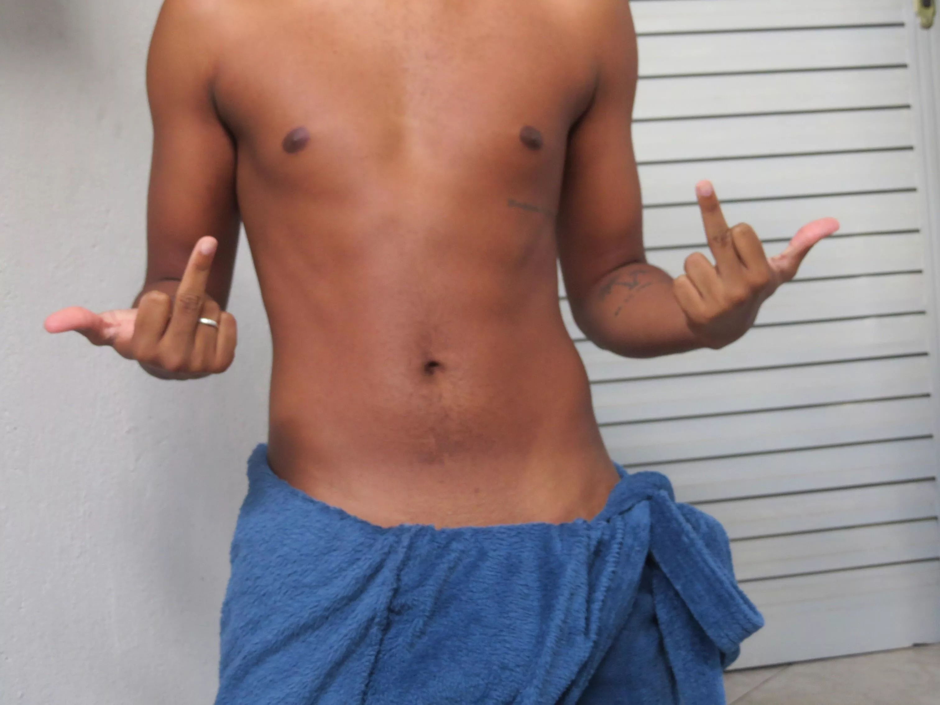 what do you think about taking the towel in your mouth? see it on OF, link in my profile