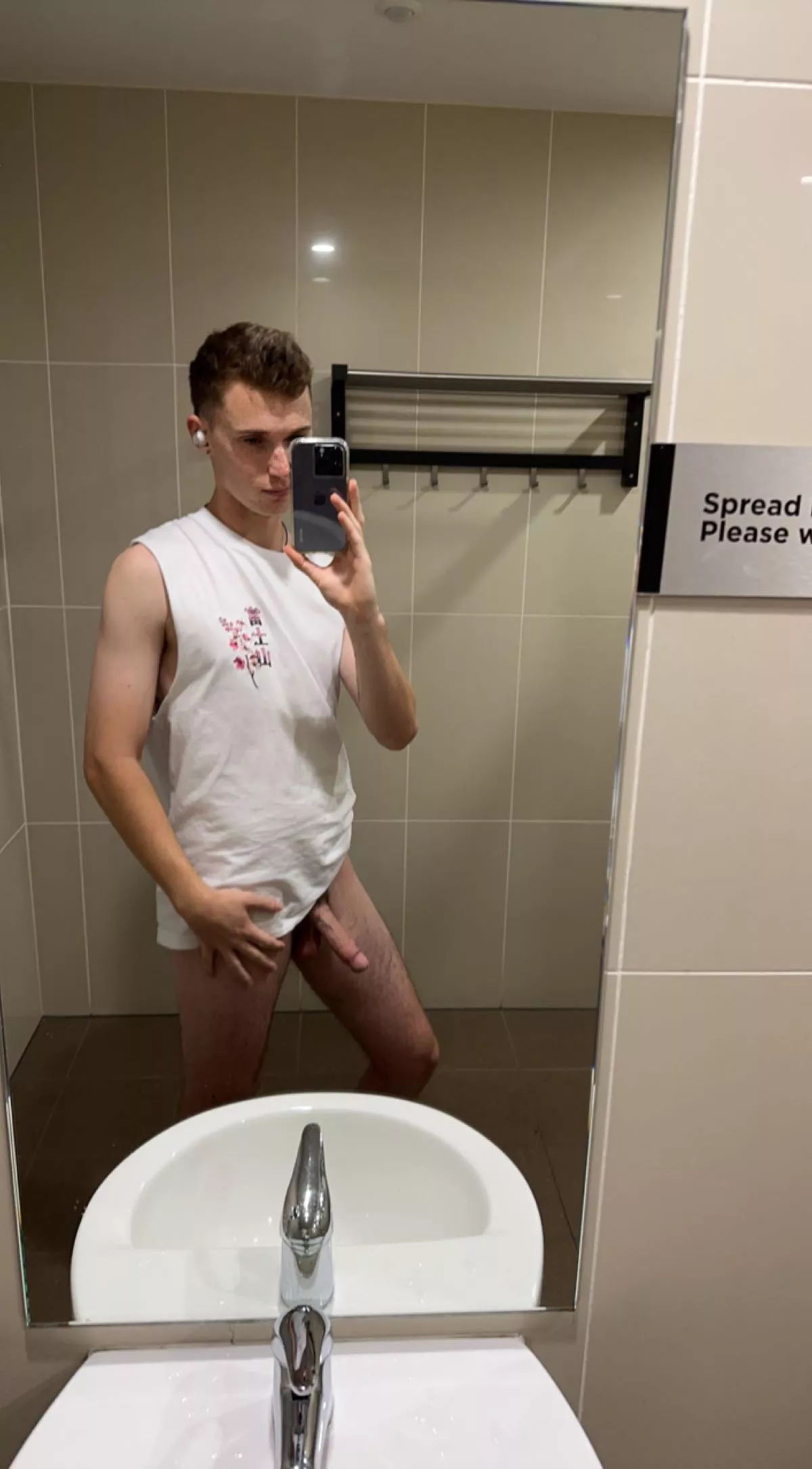 What would you do if you saw me like this in the gym? 😝