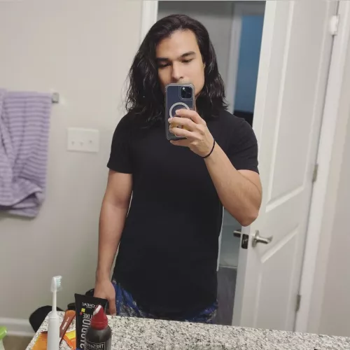 When you take your one good selfie for the year and have to post it everywhere