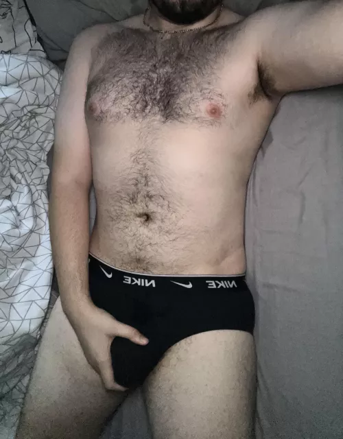 who wants to come run their fingers through my fur? 👀