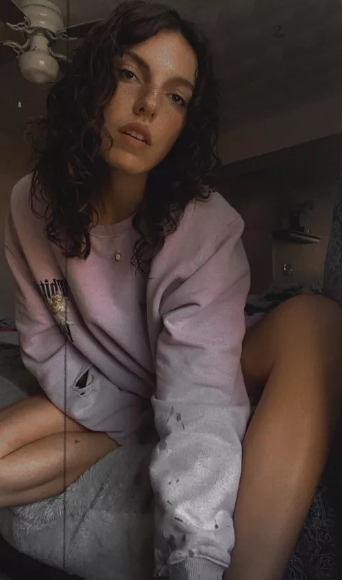 would this brunette distract you