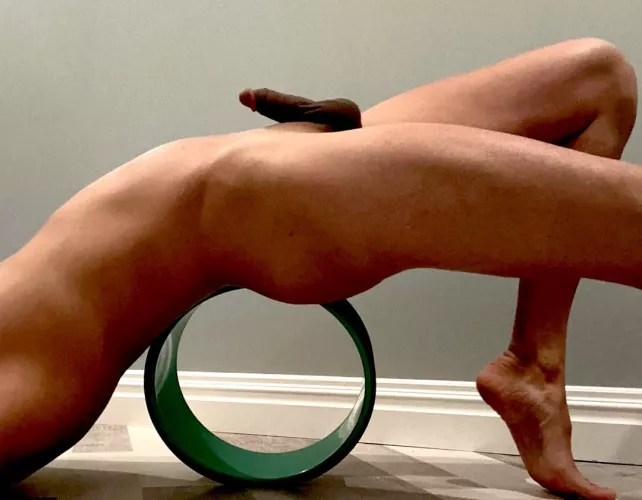 Would u take my yoga class? 🧘🏽‍♂️