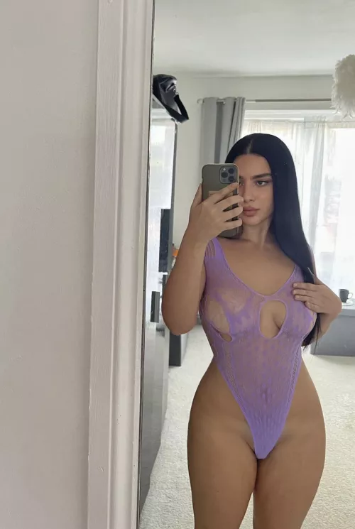 Would you fuck my hourglass body papi?