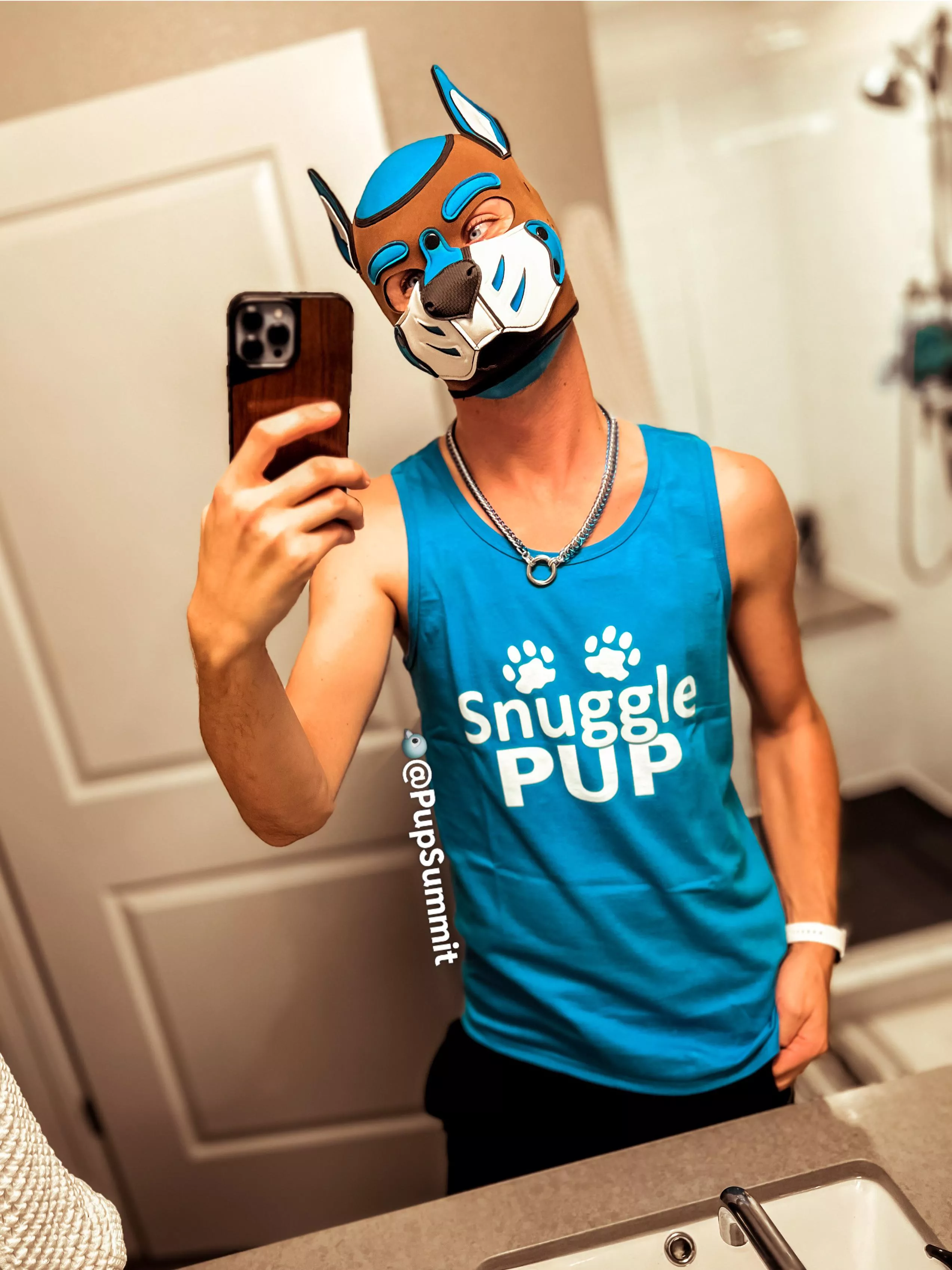 Any good boys want to snuggle?