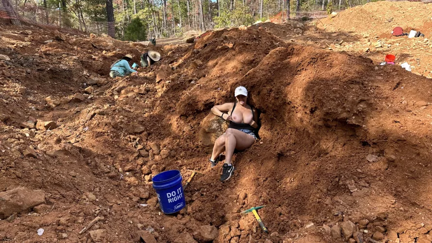 Being dirty in the dirt is my favorite past time! [F]