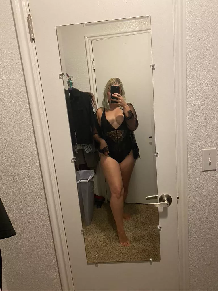 bored message me 🤪