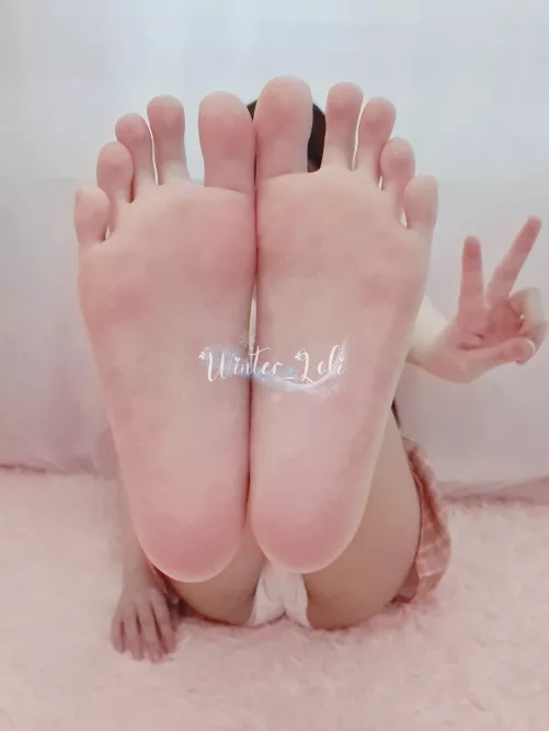charming sensual hotty asian feet