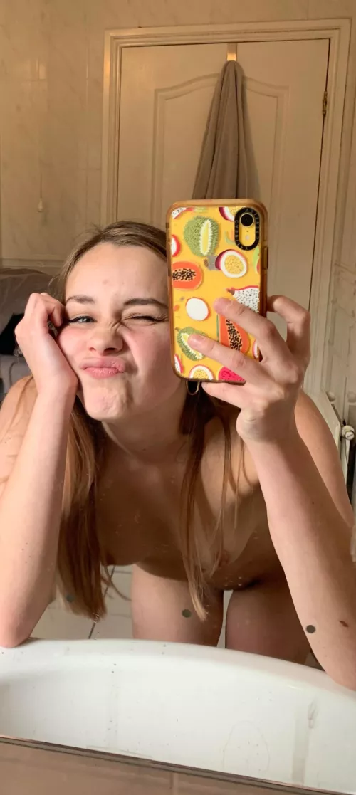 Dm me with a sample for trading. got nudes.