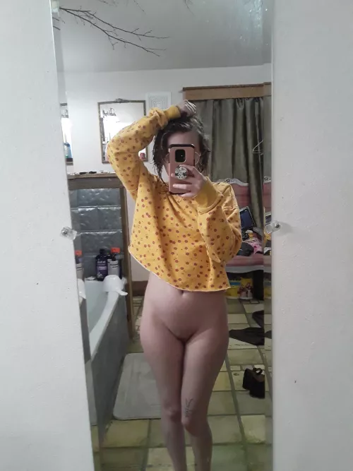 Do guys like shy little girls ?🥺👉👈