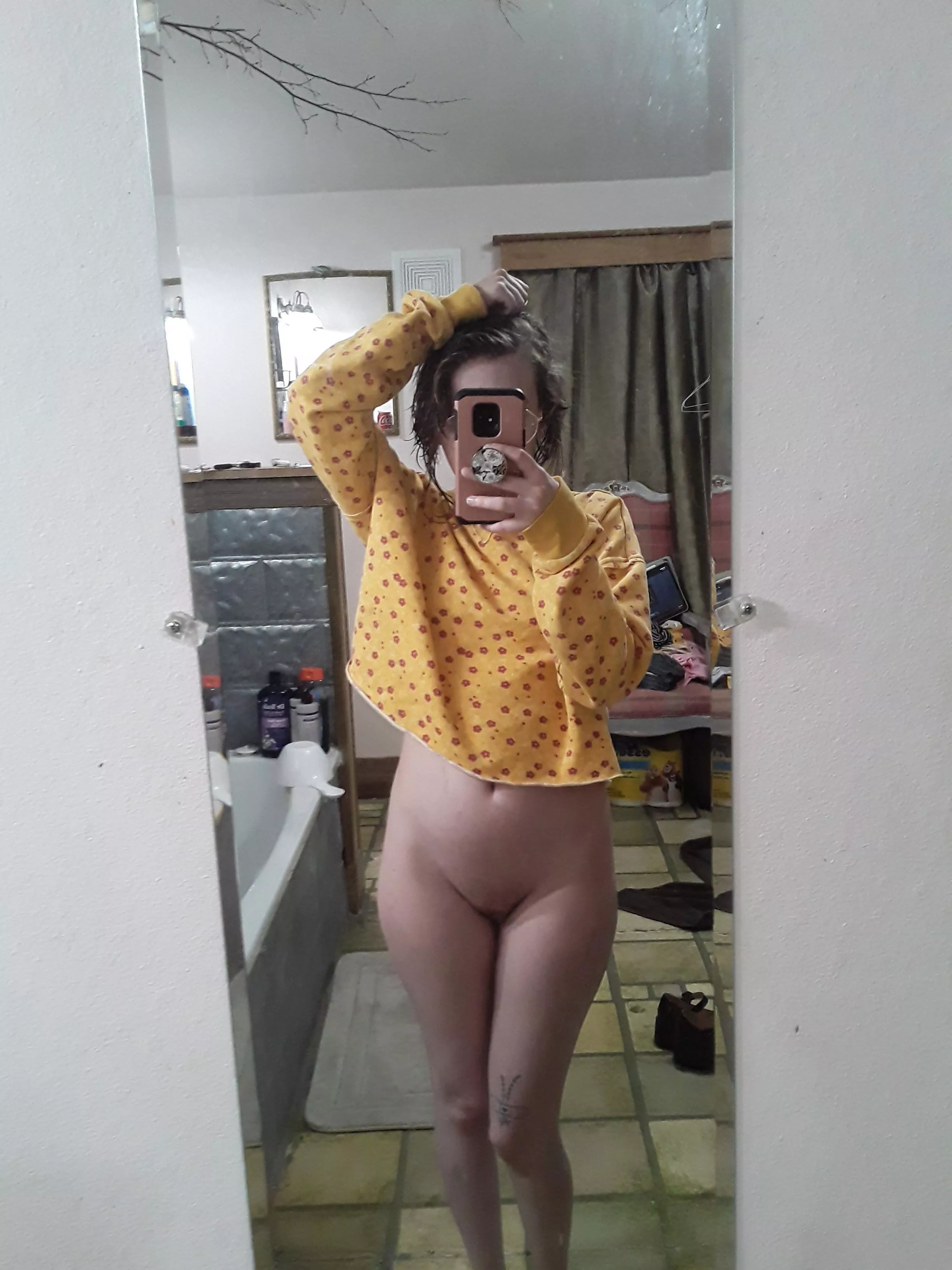 Do guys like shy little girls ?🥺👉👈