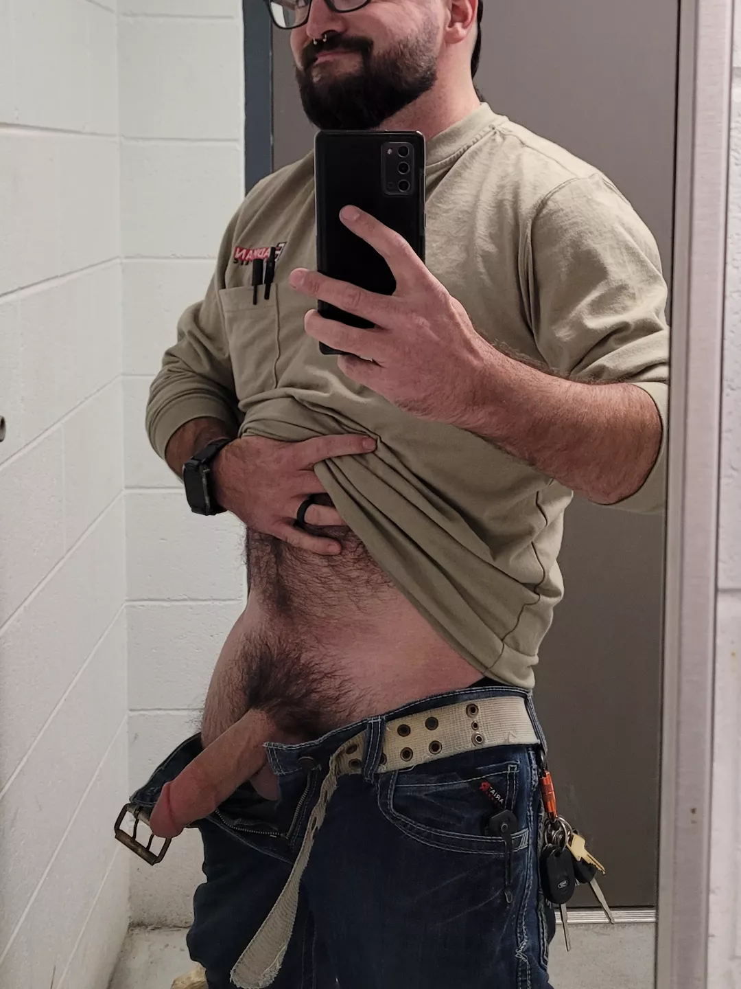 do ladies still like blue collar guys?