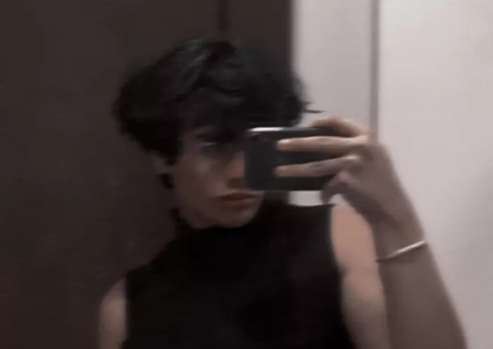 does anyone wanna play some apex or overwatch w a femboy lol