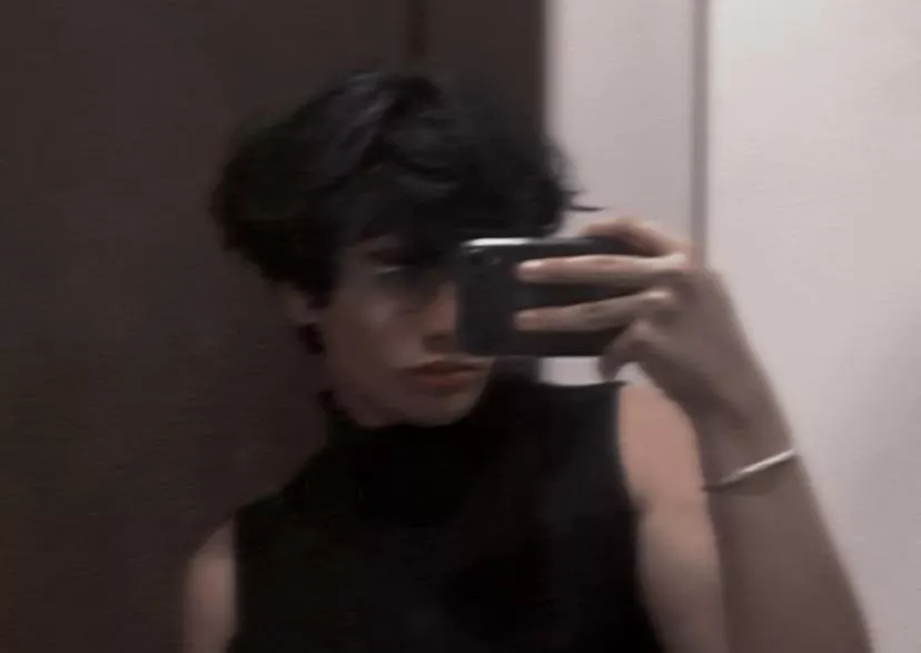 does anyone wanna play some apex or overwatch w a femboy lol