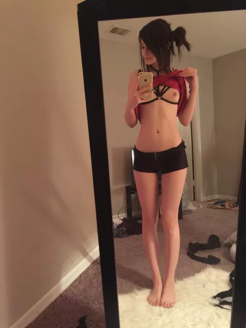 Does my small frame get your attention?