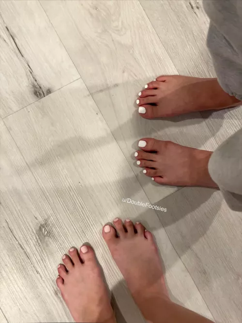 Double Footsies 👣👣 Our feet needs some love ❤️