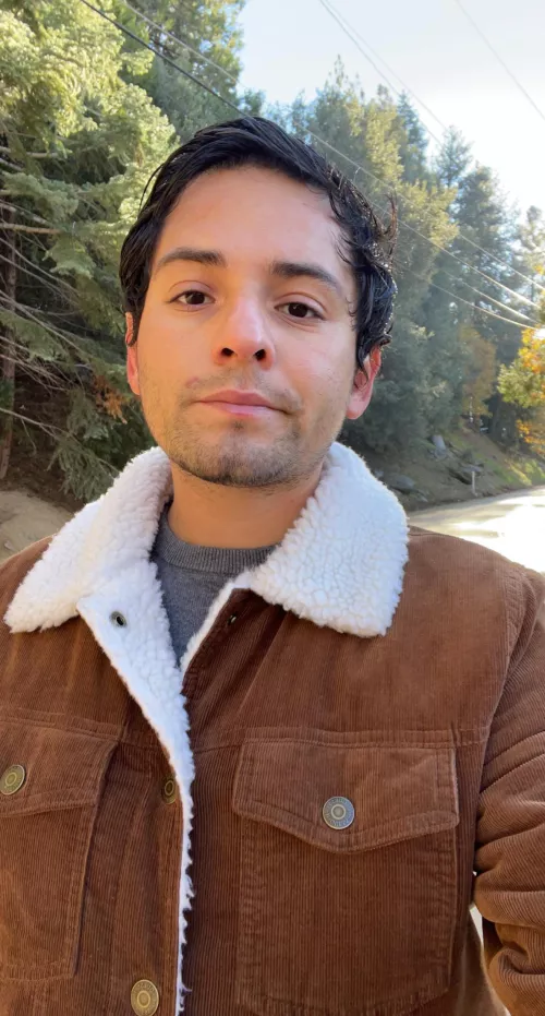 Freezing my butt in this 40 degree fall weather 🥶