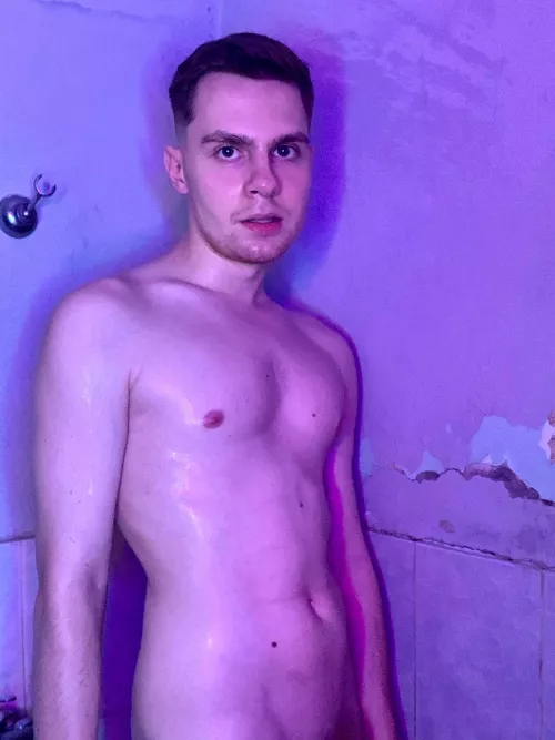 Had cyberpunk vibes in my shower 🔫🌃