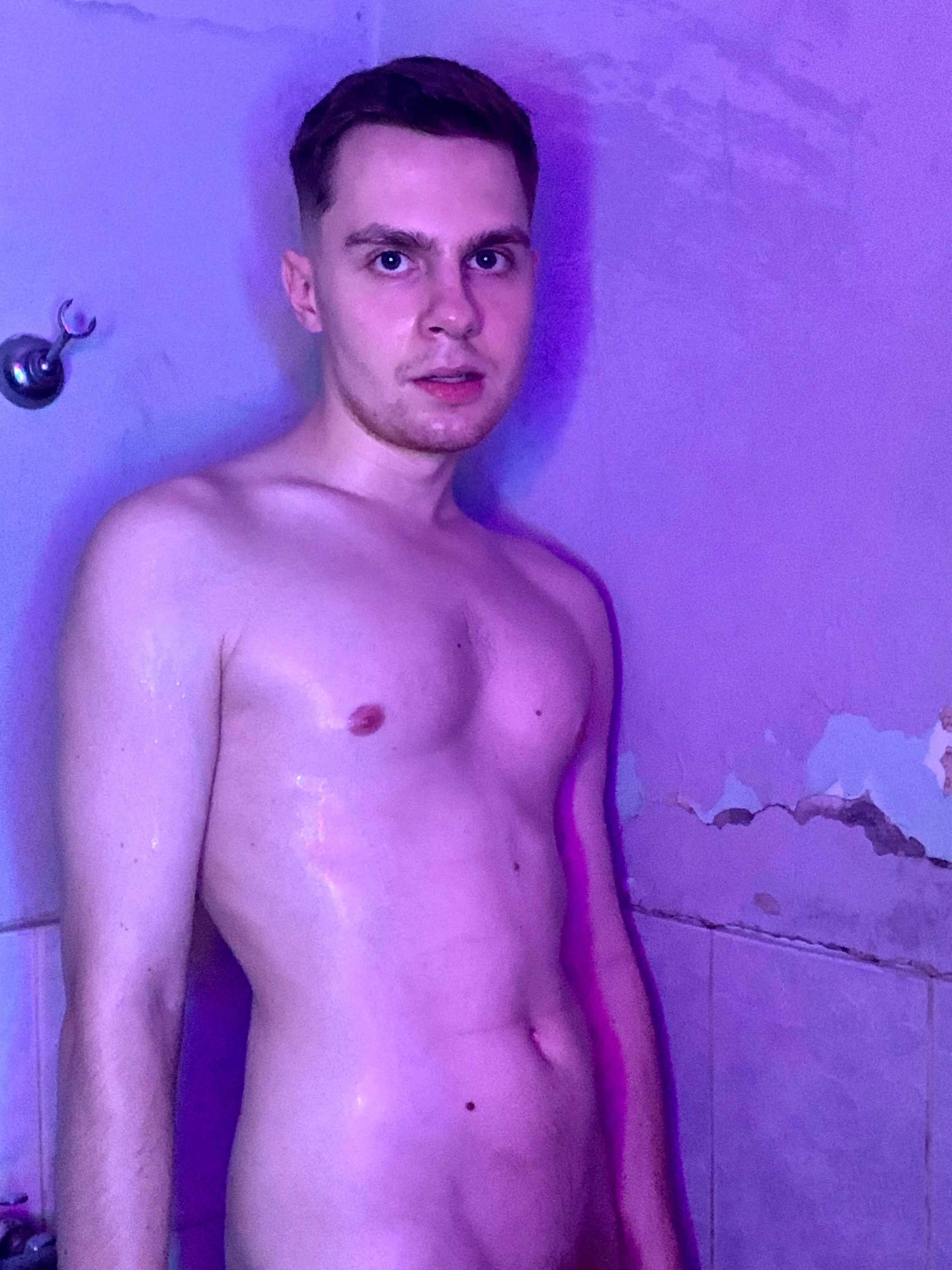 Had cyberpunk vibes in my shower 🔫🌃