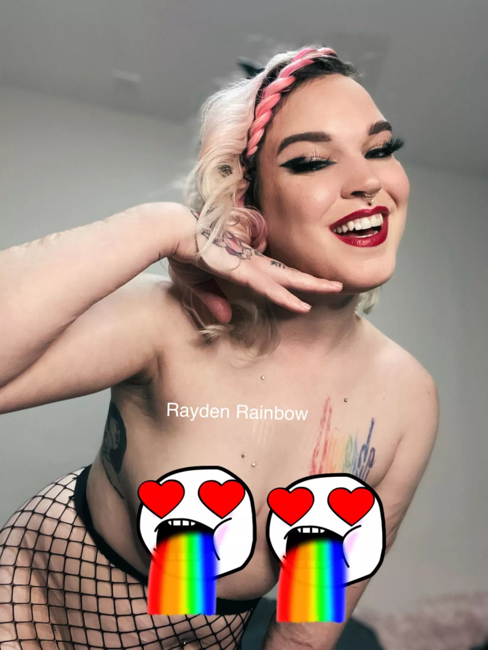 Hiiiii! Hoping to put a smile on your face!