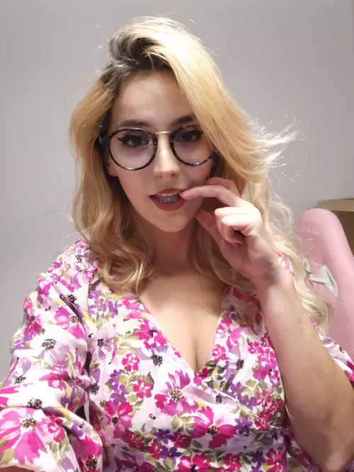 i feel hot with glasses